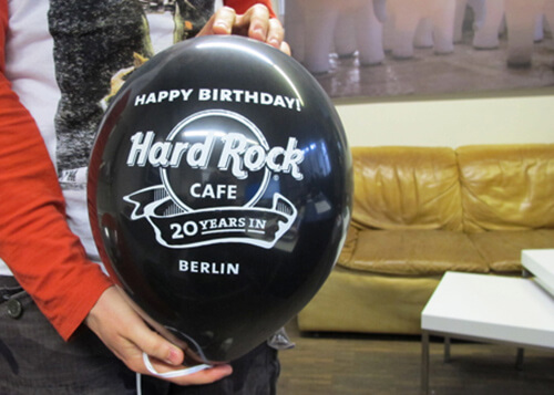 Latexballon-Werbeballon-Hard-Rock-Cafe-Berlin-schwarz