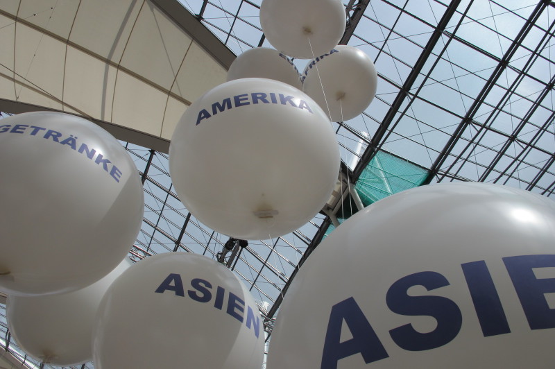Riesenlatexballons-Kontinente-Flughafen Muenchen